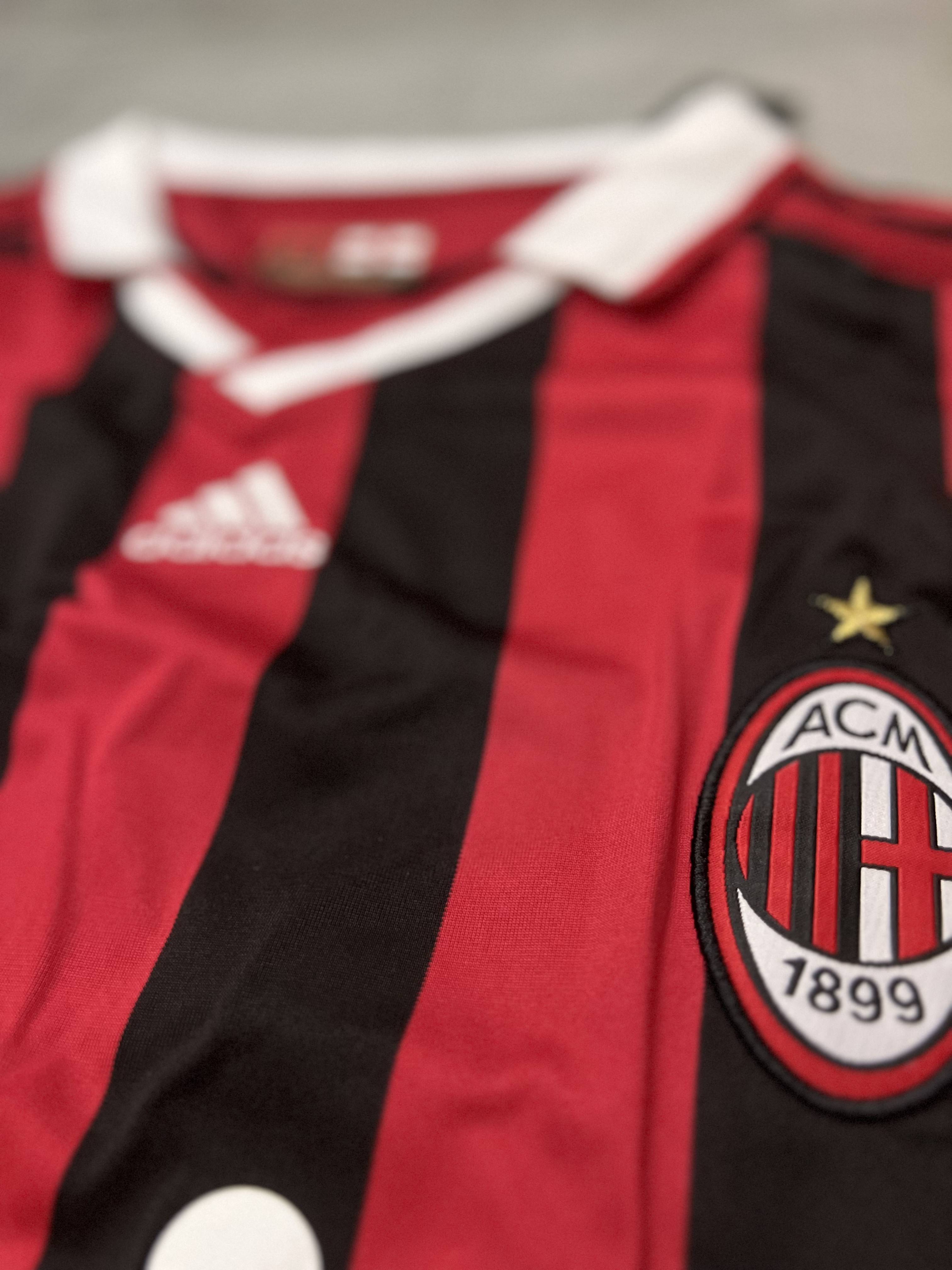 2009-10 - MILAN HOME | RETRO