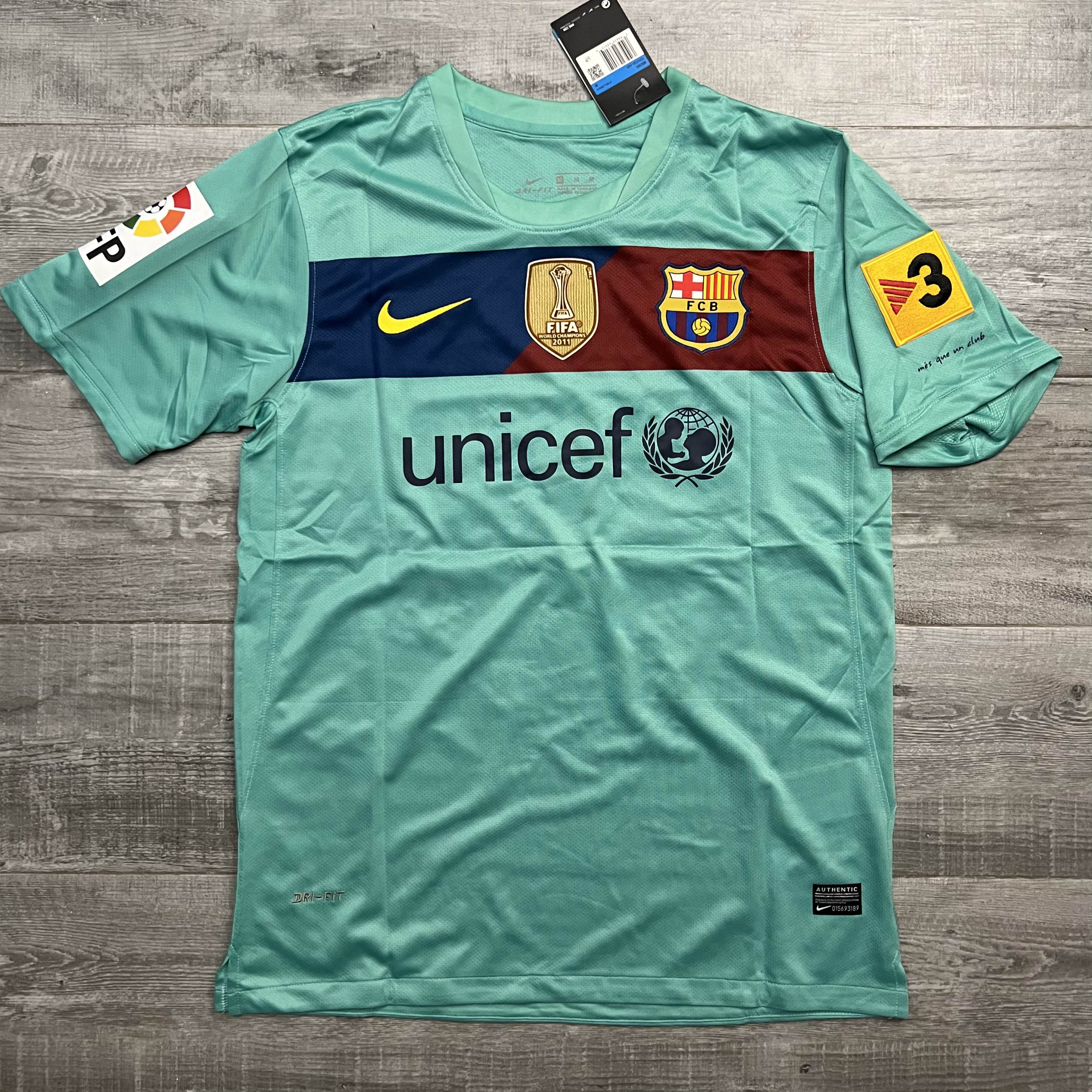 2010-11 - BARCELONA AWAY | RETRO